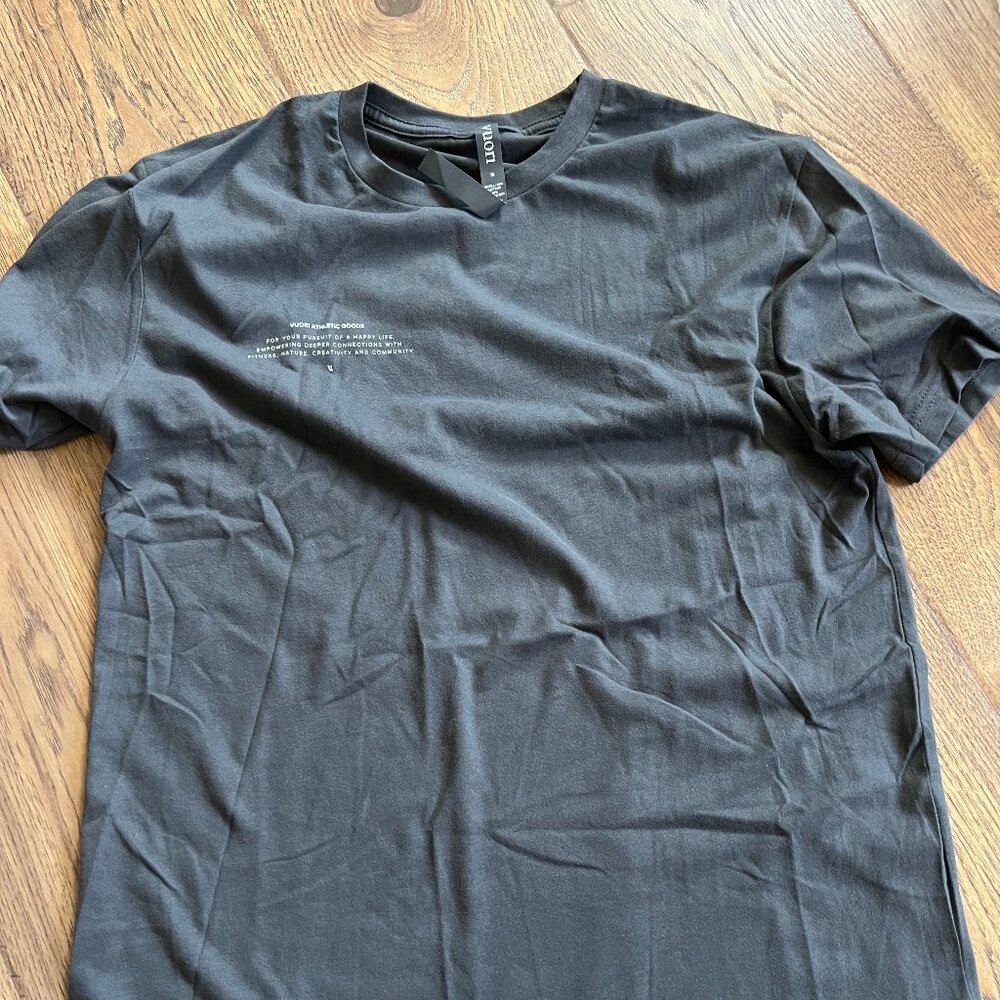 Vuori Men's Medium  Pursuit Tee Charcoal